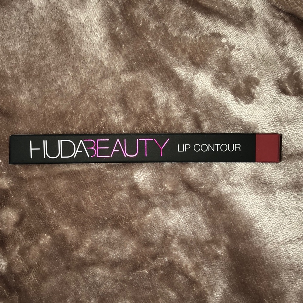 ⭐️Brand New⭐️ Huda Beauty Lip Liner